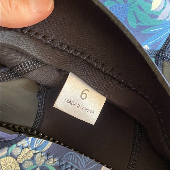 Kids Swim Rashguard - Blue and Black - Picture 3 of 6